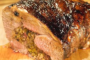 Lamb stuffed with dried apricots