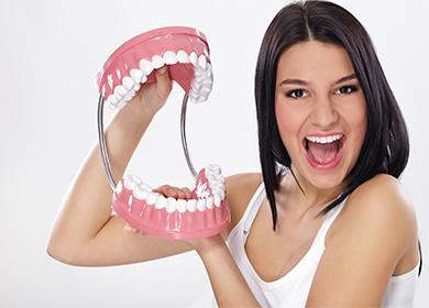 Girl with a jaw layout