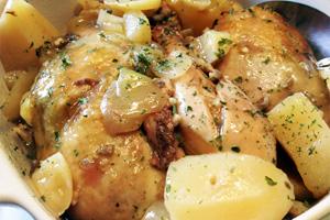 Chicken legs with potatoes and herbs