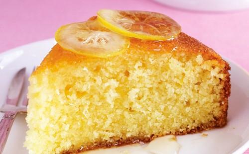 Delicate semolina pie with fragrant lemon