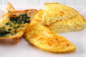 Omelet souffle with croutons