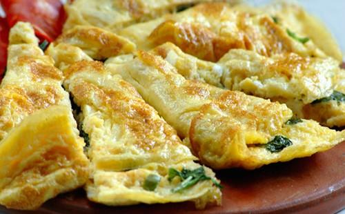 Portion omelet slices