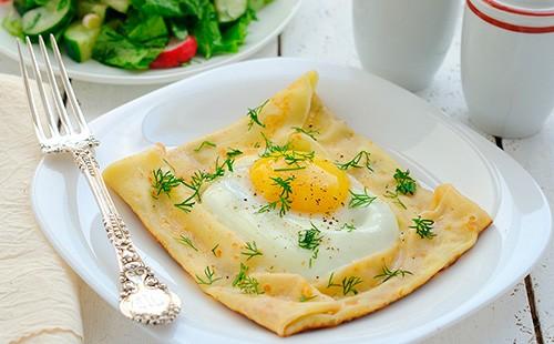 Fried eggs in pancake