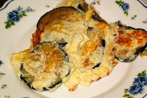 Scrambled eggs with eggplant