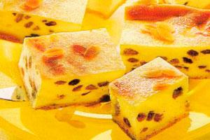 Apple-curd casserole with raisins