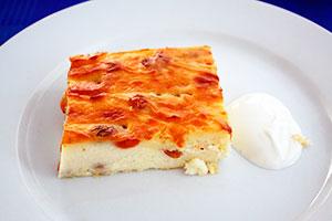 Casserole with cottage cheese and dried apricots