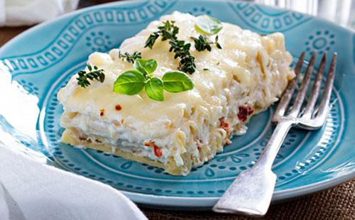 Chicken pasta casserole: classic and original recipes