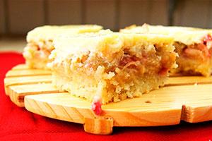 Charlotte with semolina and cottage cheese