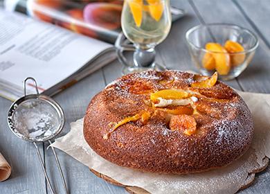 Charlotte with peaches