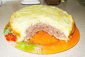 Zucchini and minced meat casserole in a slow cooker