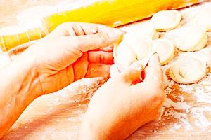 Modeling dumplings with hands