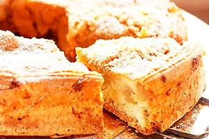 Simple Charlotte with apples