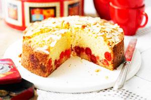 Charlotte with kefir berries