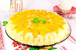 Charlotte with peaches