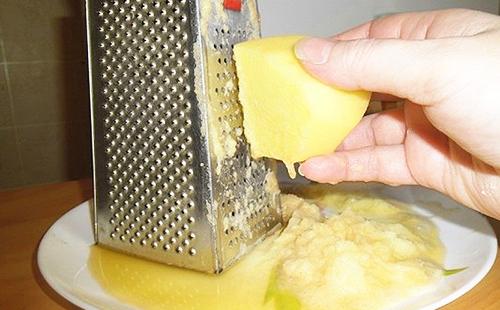 Grate potatoes
