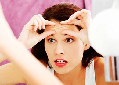 Girl wrinkled her forehead