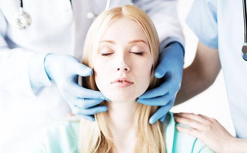 Neck massage in the doctor’s office