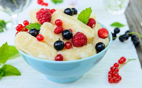 Lazy dumplings with cottage cheese and semolina and their dietary versions