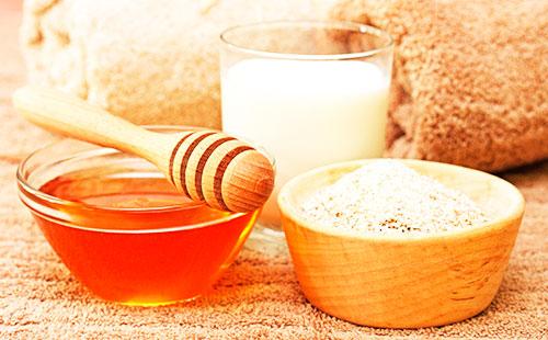 Mask with lemon and oatmeal