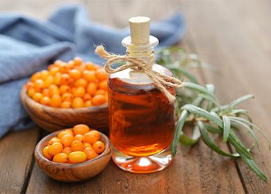 Sea buckthorn oil and berries