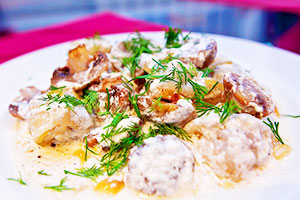 Dumplings with mushrooms and cheese