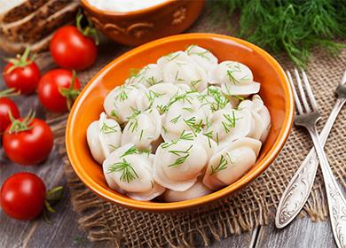 Dumplings with dill
