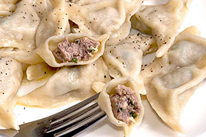 Steamed dumplings with meat