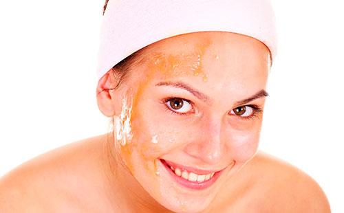 Egg mask with honey