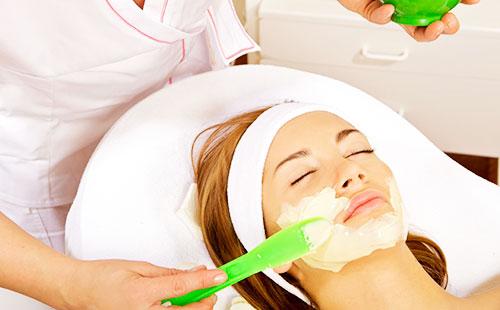 Mask on the girl's face