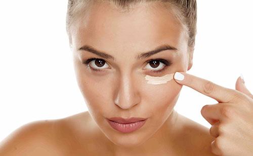 Smears under the eyes