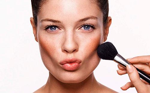 Makeup for cheekbones