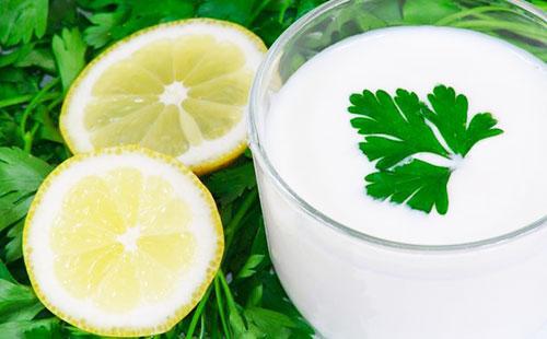 Mask with kefir and lemon juice