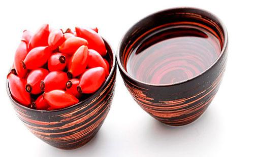 Rosehip Oil and Berries