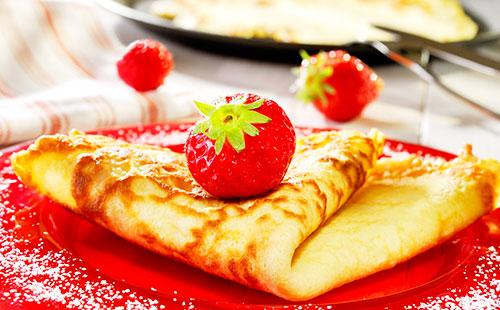 Pancakes with strawberries
