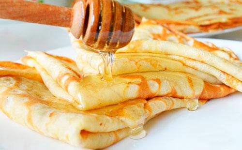 Pancakes with honey