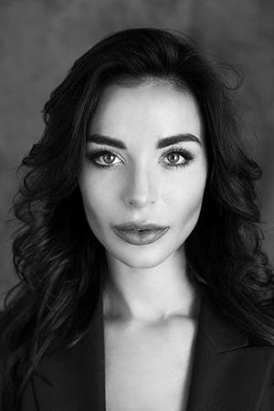 Black and white photo of a mysterious girl