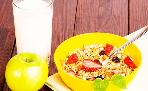 Porridge with strawberries