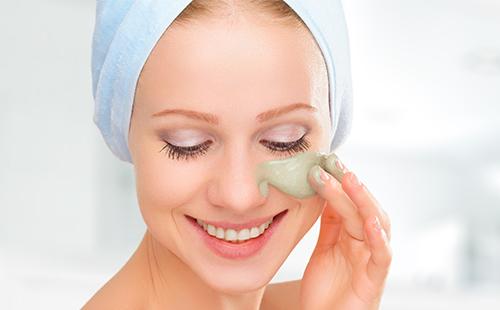 Sucks clay oil on face