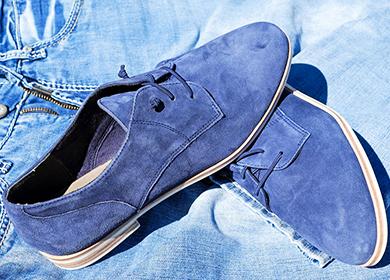 Blue shoes from Elvis Presley's song