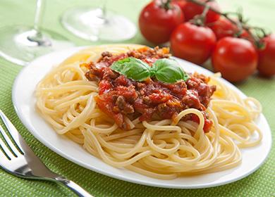 Pasta with Bolognese Sauce