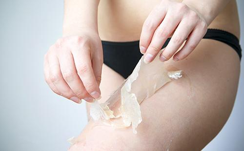 Girl doing hips wraps