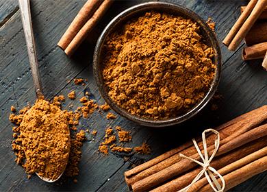 Dry cinnamon and sticks