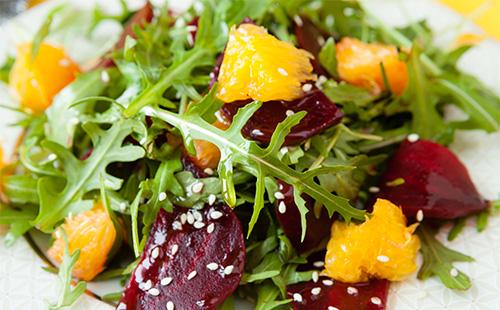 Arugula and fruit salad