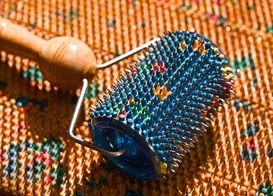 Massager with needles for the back