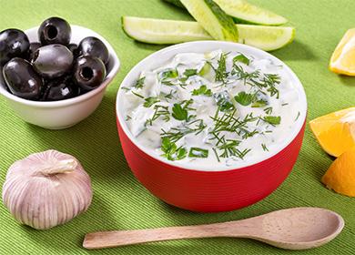 Red bowl garlic sauce