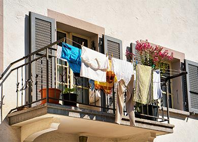 Linen hanging on the balcony