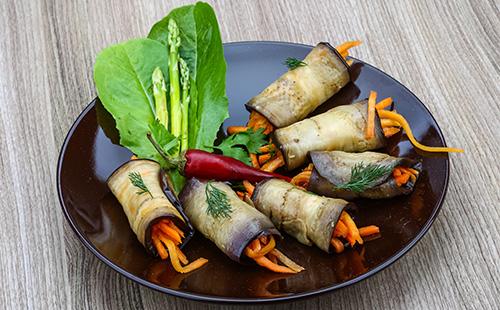 Eggplant rolls in a plate