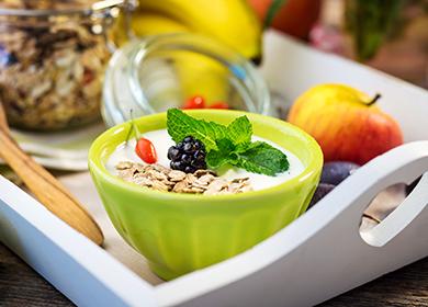 Healthy porridge with berries