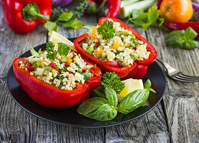 Appetizing bulgur peppers