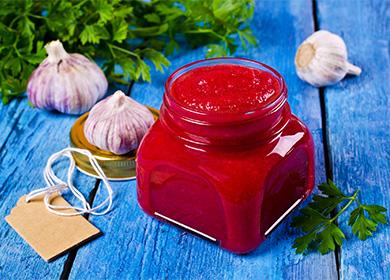 Beetroot caviar in a jar